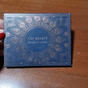 Ace Beaute Scarlet Dusk pallette